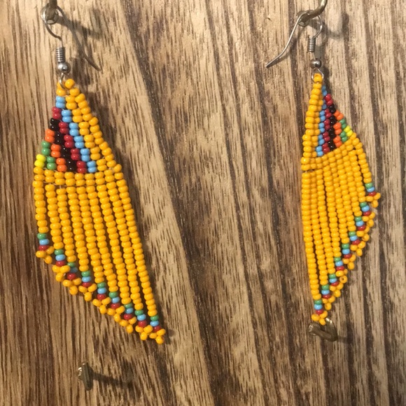 feather shape hand made beaded earrings - Picture 5 of 7